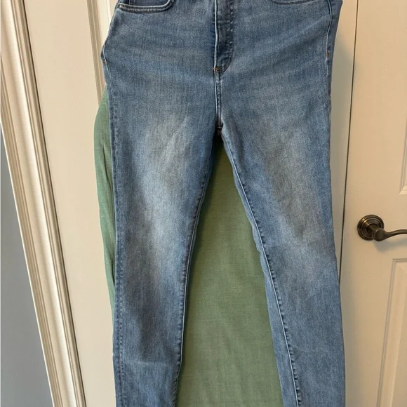 Jeans - Picture 3 of 4